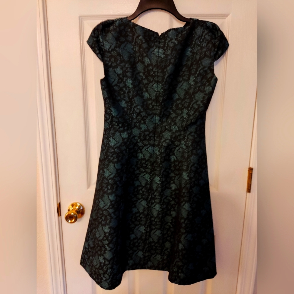 TAHARI Arthur S. Levine  Metallic Jacquard Fit & Flare Dress Size 6 Black Blue
